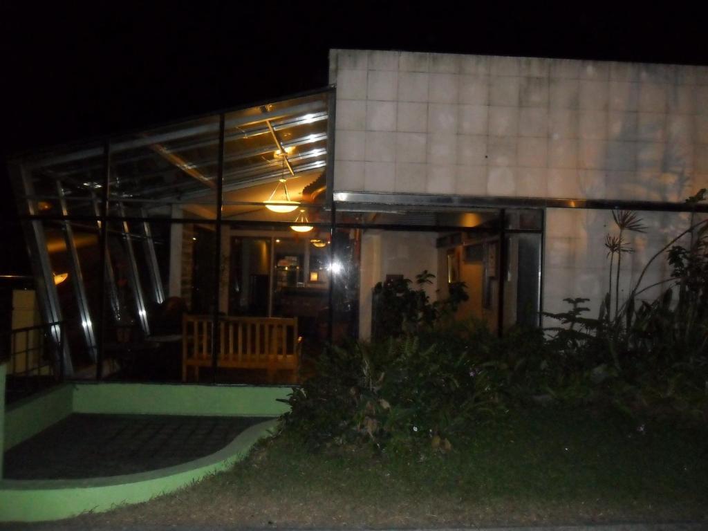 Tagaytay Econo Hotel Tagaytay City Екстер'єр фото