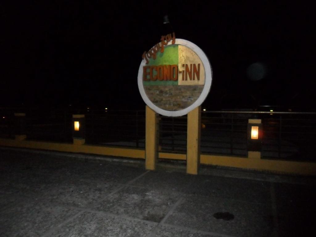 Tagaytay Econo Hotel Tagaytay City Екстер'єр фото