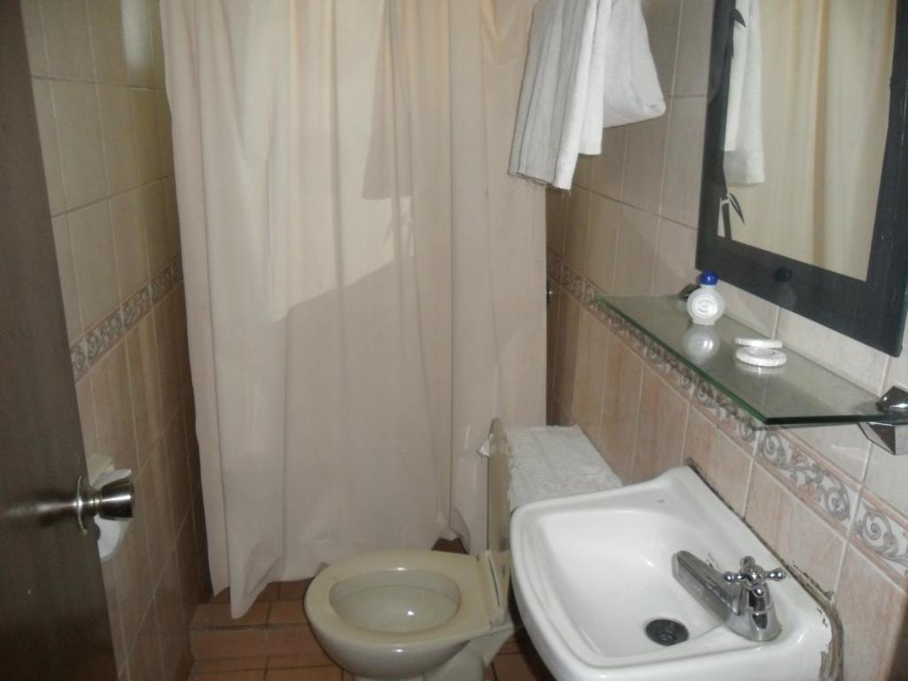 Tagaytay Econo Hotel Tagaytay City Номер фото