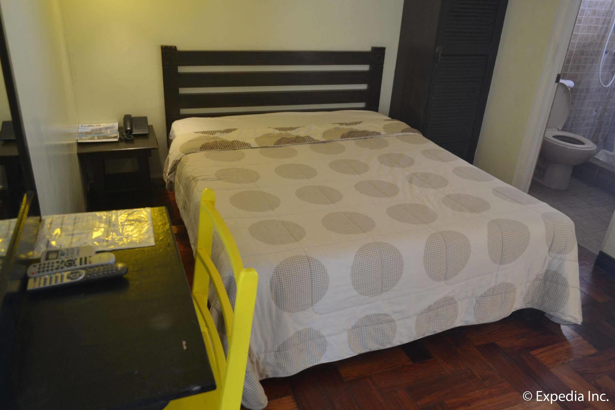 Tagaytay Econo Hotel Tagaytay City Екстер'єр фото