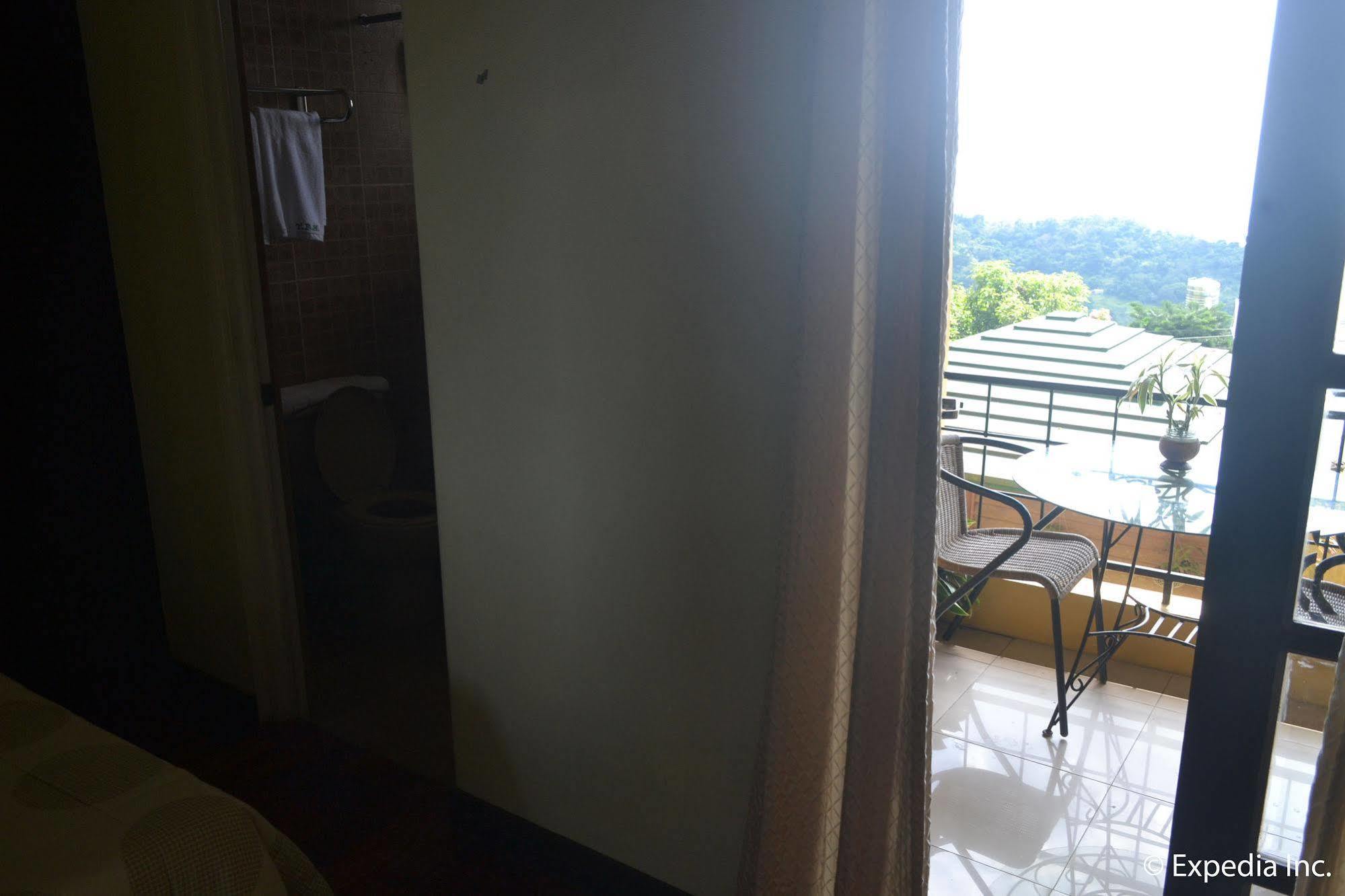 Tagaytay Econo Hotel Tagaytay City Екстер'єр фото