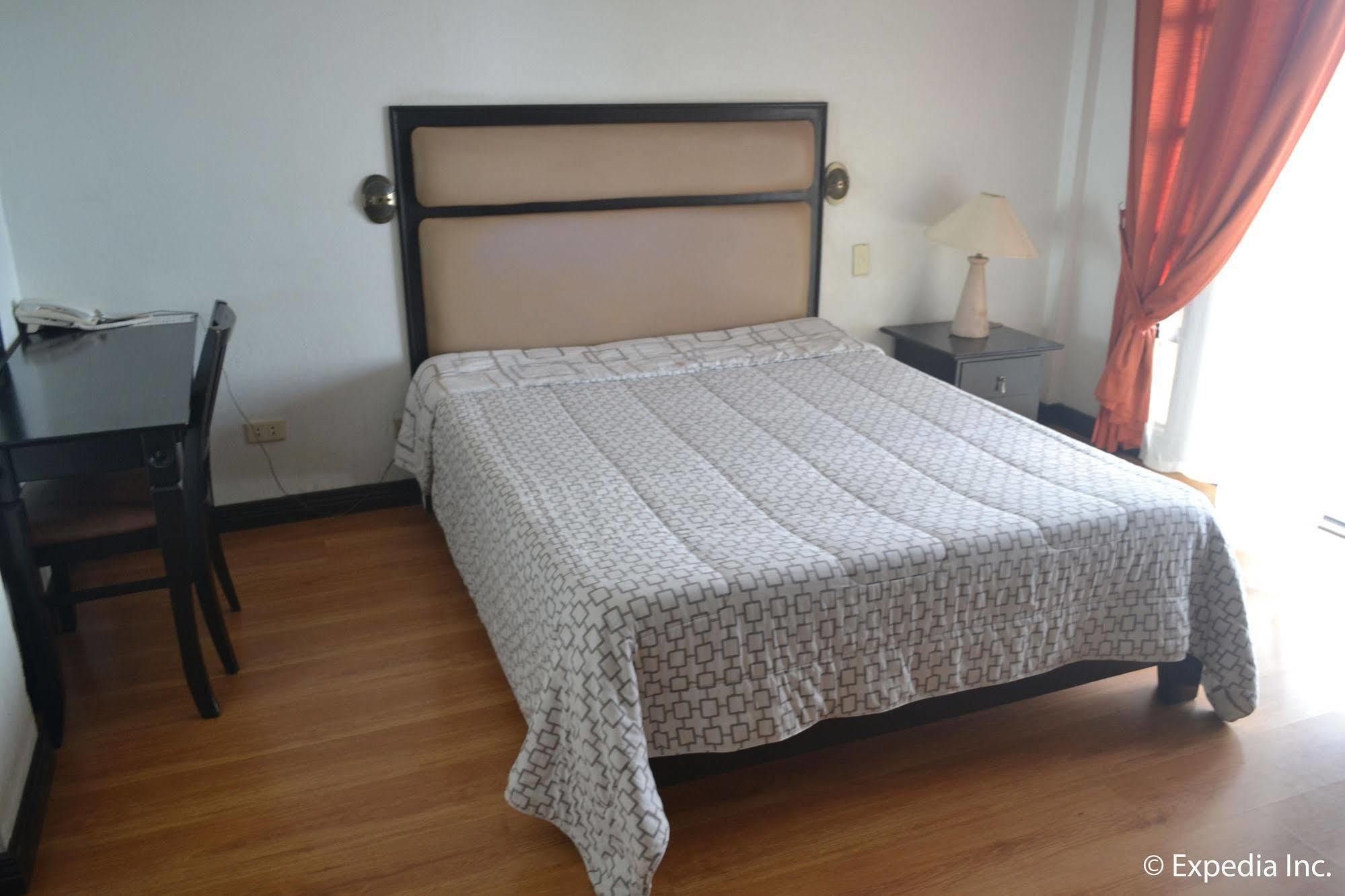 Tagaytay Econo Hotel Tagaytay City Екстер'єр фото