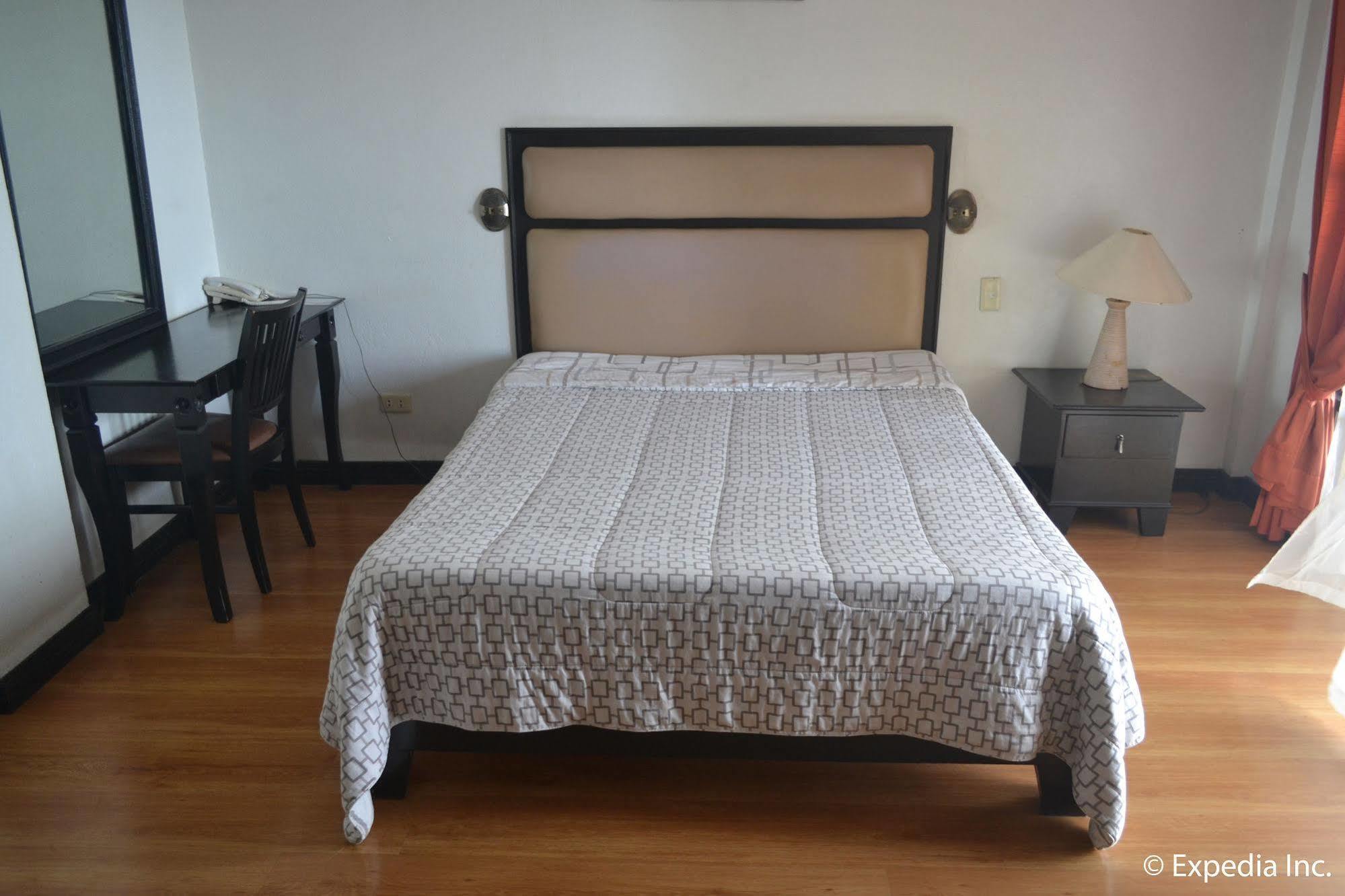 Tagaytay Econo Hotel Tagaytay City Екстер'єр фото