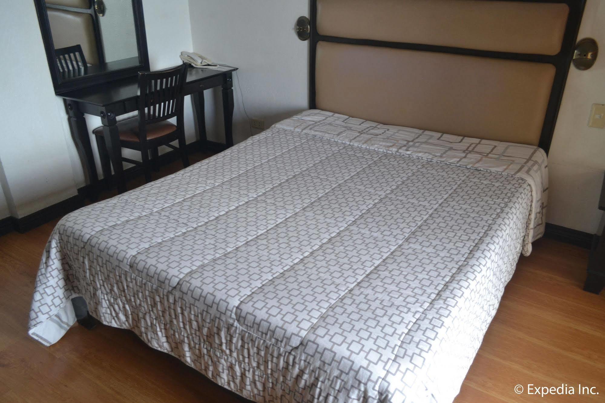 Tagaytay Econo Hotel Tagaytay City Екстер'єр фото